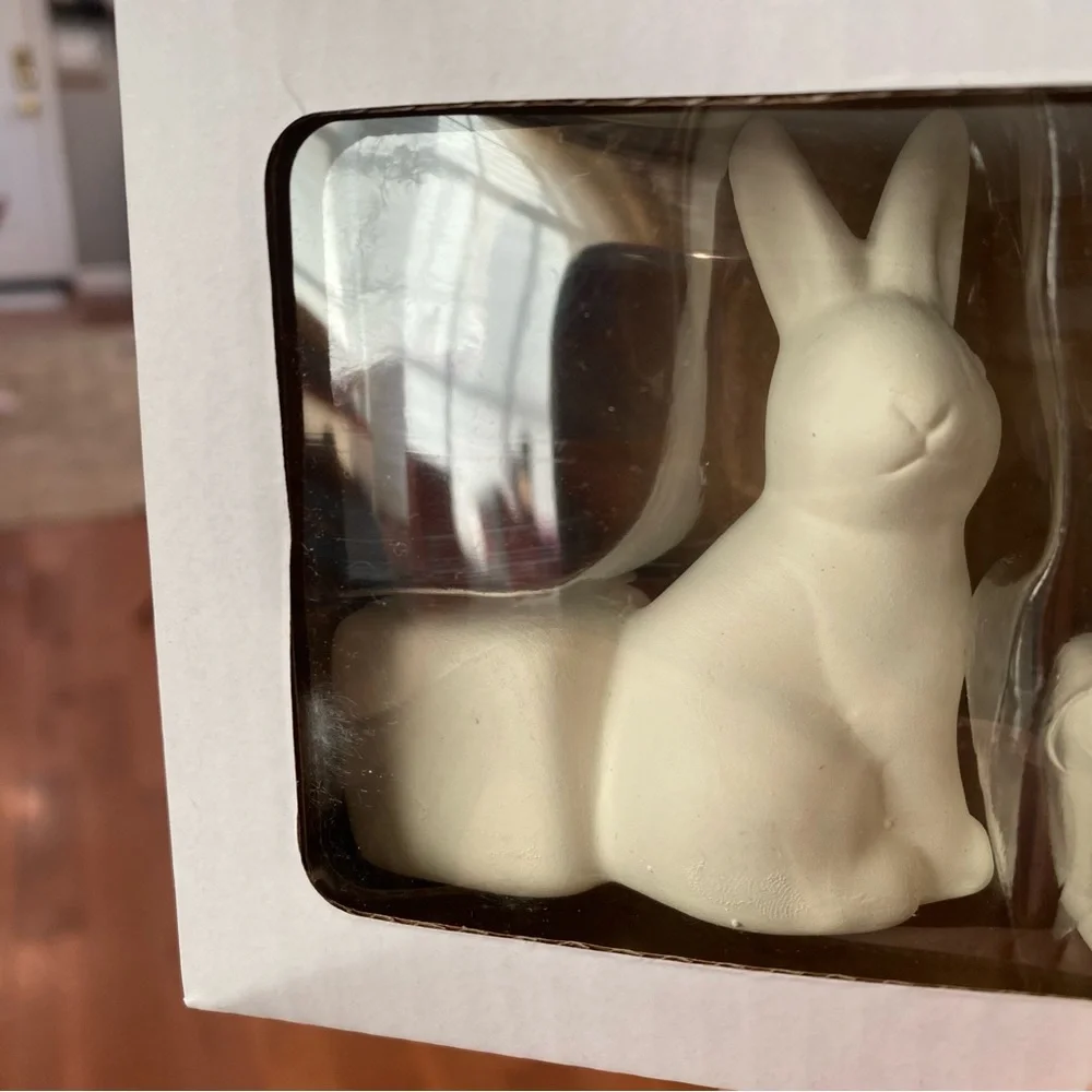 Target Bullseye Easter Bunny Plant Stand Figurals 3 Count White NWT